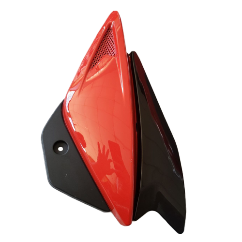 [DS7304X4] TAPADERA LATERAL DER ROJA DISCOVER 135